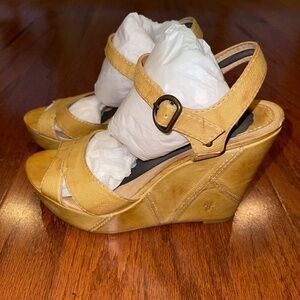 Frye Corrina Campus wedge